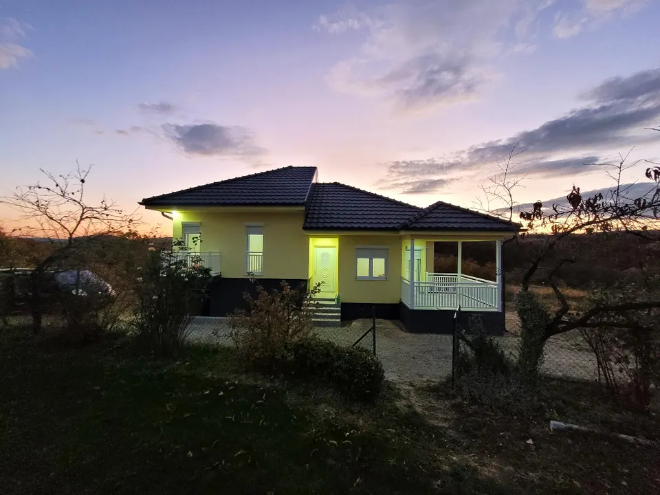 Montažna kuća Montazne Kuce, 100 m², Hrast Petković