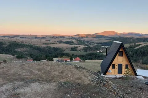 Montažna kuća Drvena kuća / brvnara po meri, 60 m², SZR GOD